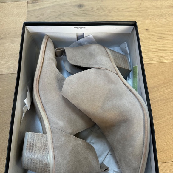 dolce vita almond booties (excellent condition) - Picture 2 of 6